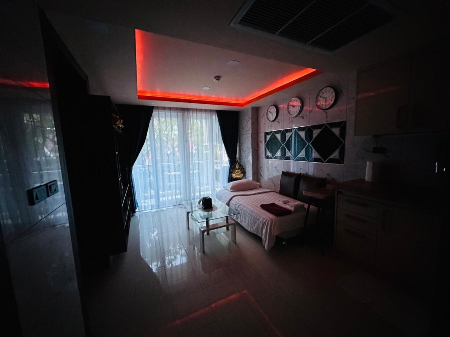 Luxury Business Suits In Grand Avenue By Pattaya City Estates Luaran gambar