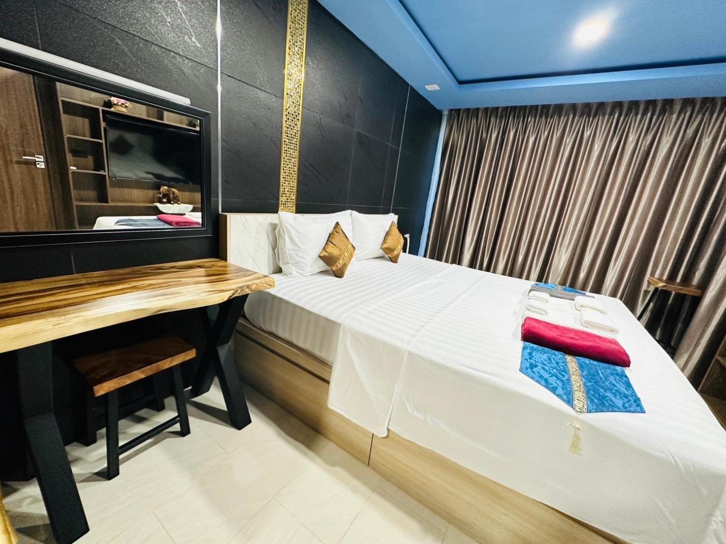 Luxury Business Suits In Grand Avenue By Pattaya City Estates Luaran gambar