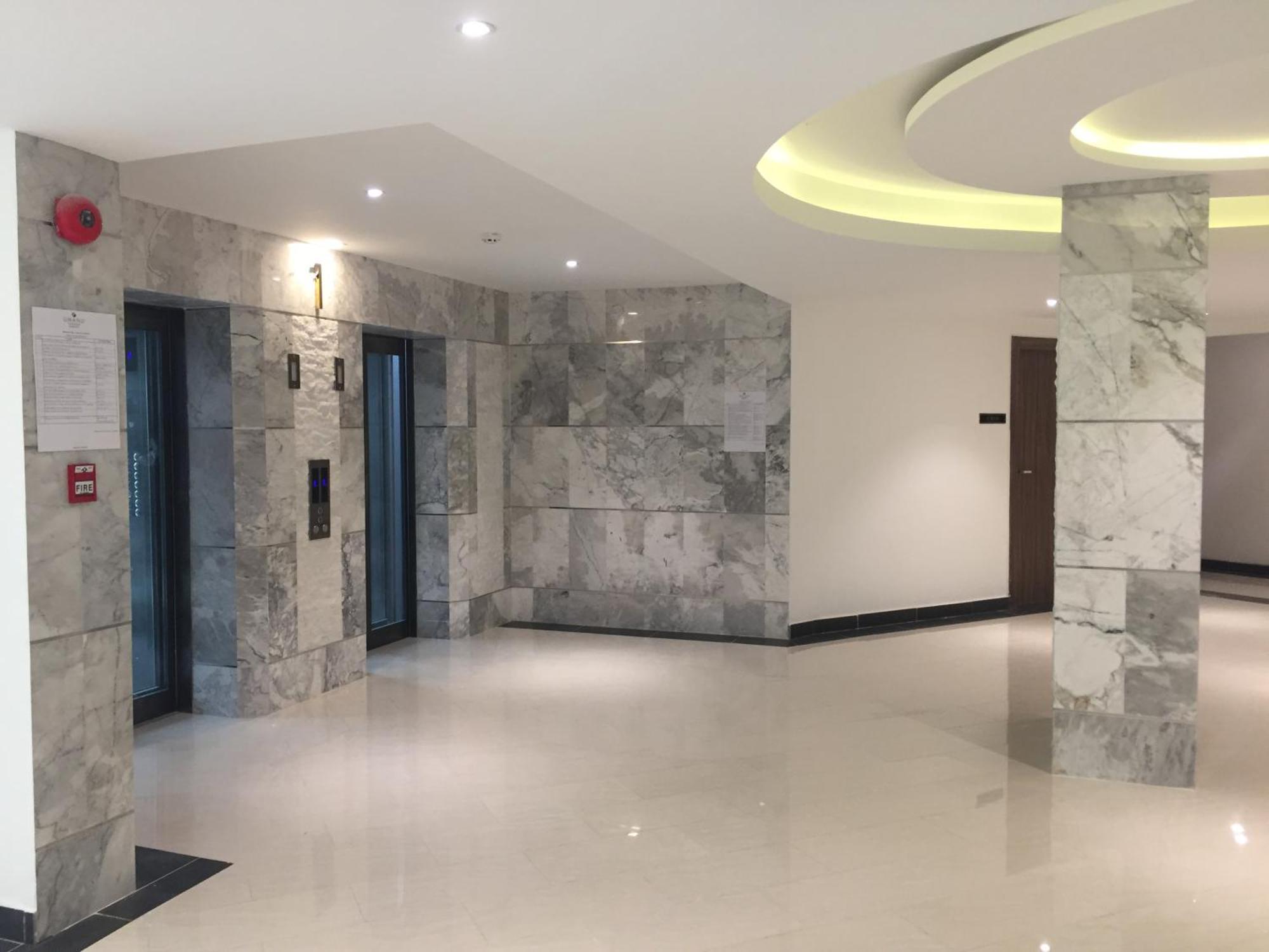 Luxury Business Suits In Grand Avenue By Pattaya City Estates Luaran gambar