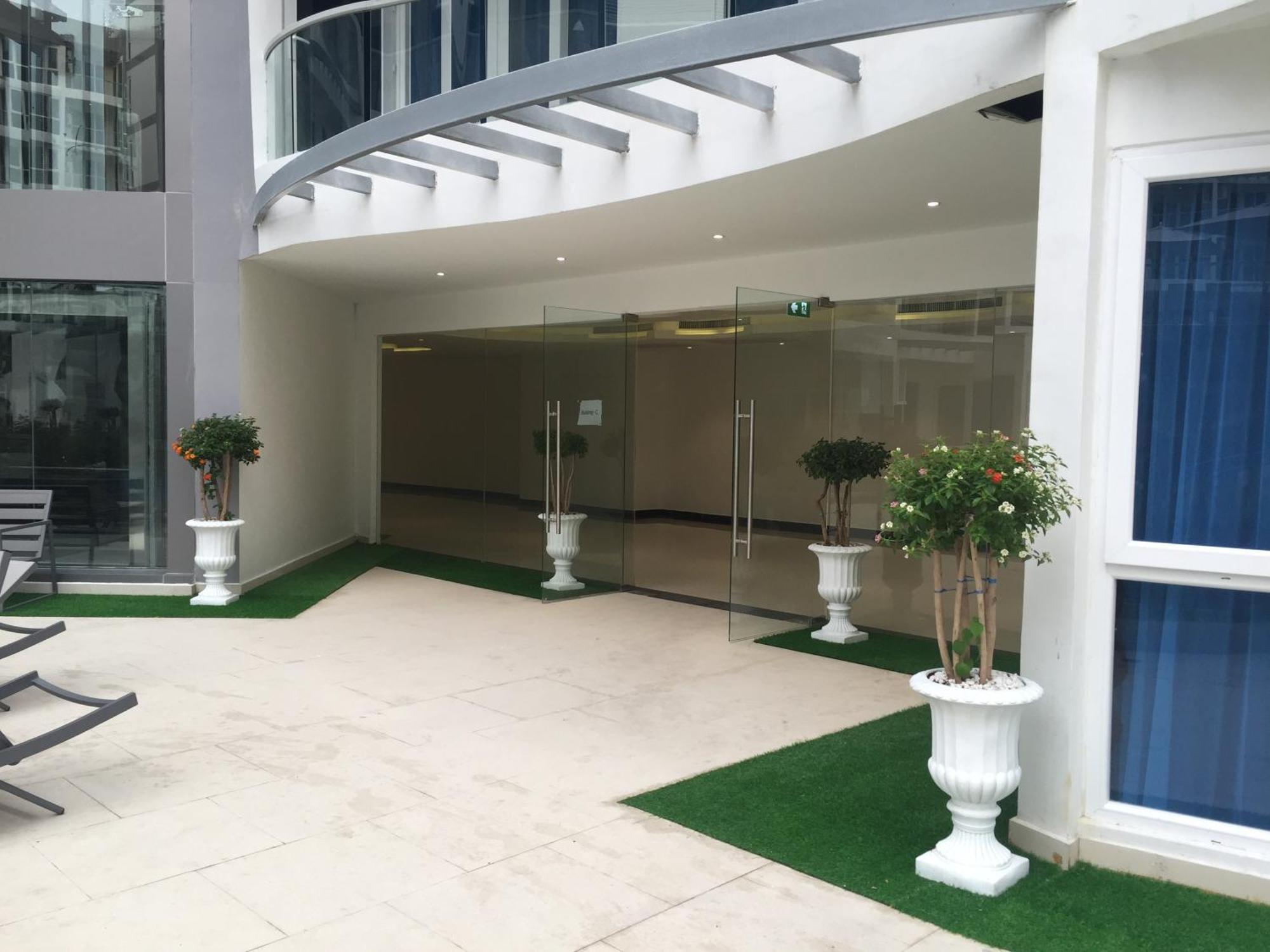 Luxury Business Suits In Grand Avenue By Pattaya City Estates Luaran gambar
